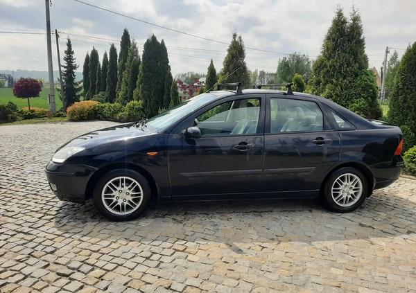 Ford Focus cena 3790 przebieg: 214000, rok produkcji 2003 z Szczucin małe 211